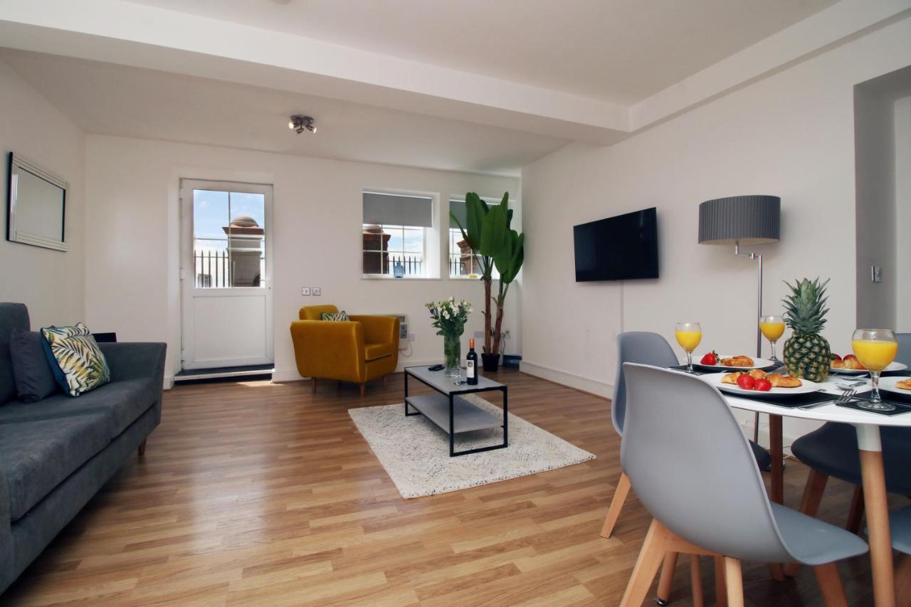 St Thomas Loft Views By Ssw - 2Br, Parking, Sleeps 4, Easy Access To City Centre, Marina, Beach And M4 Swansea Buitenkant foto