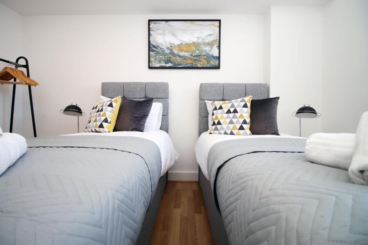 St Thomas Loft Views By Ssw - 2Br, Parking, Sleeps 4, Easy Access To City Centre, Marina, Beach And M4 Swansea Buitenkant foto