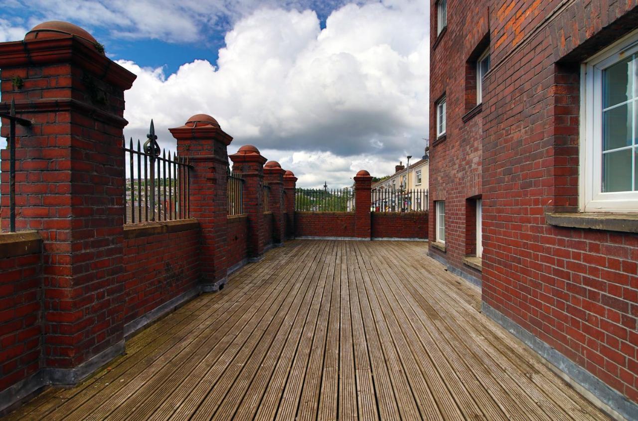 St Thomas Loft Views By Ssw - 2Br, Parking, Sleeps 4, Easy Access To City Centre, Marina, Beach And M4 Swansea Buitenkant foto