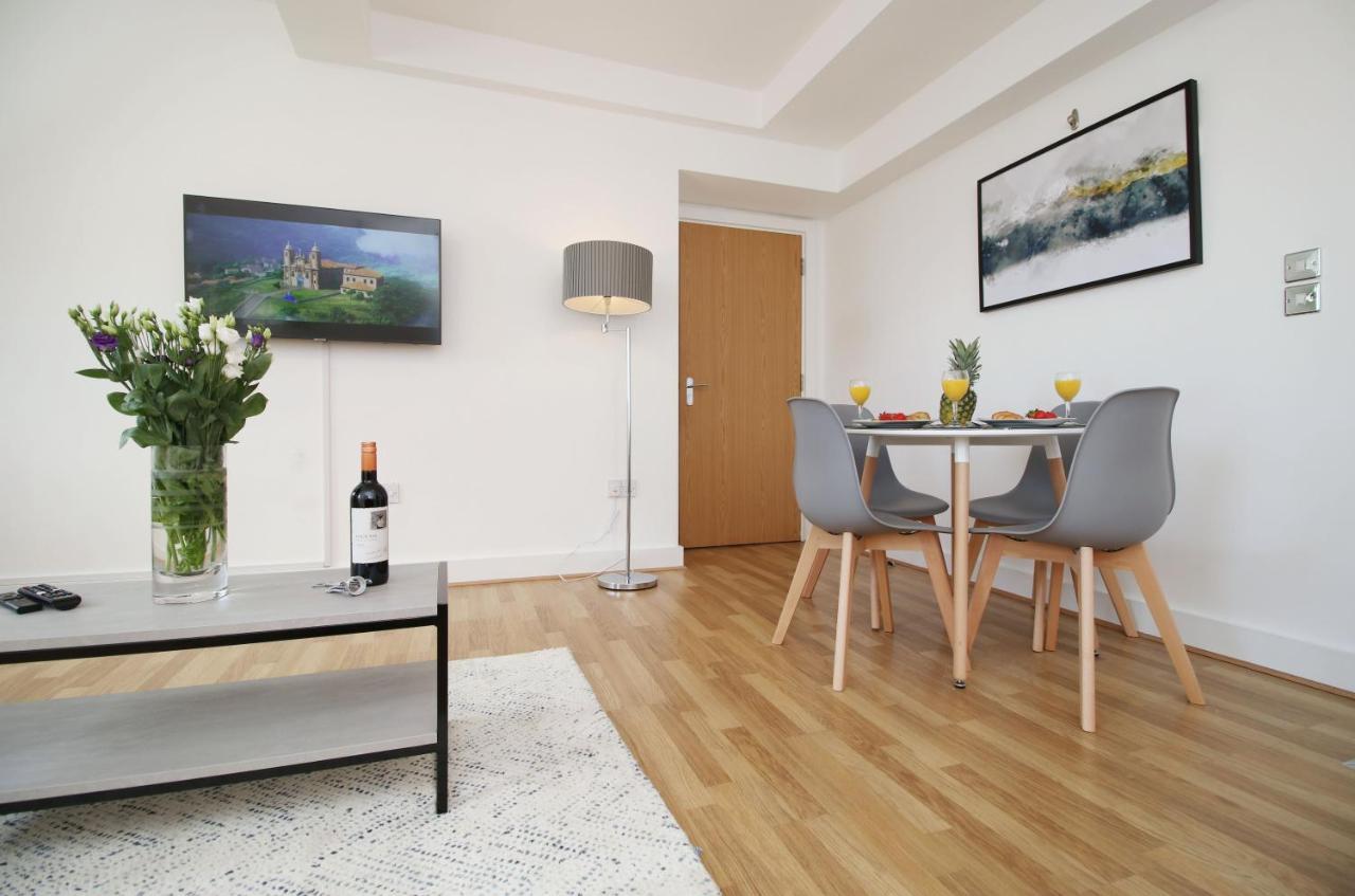 St Thomas Loft Views By Ssw - 2Br, Parking, Sleeps 4, Easy Access To City Centre, Marina, Beach And M4 Swansea Buitenkant foto