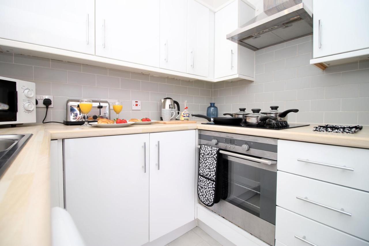St Thomas Loft Views By Ssw - 2Br, Parking, Sleeps 4, Easy Access To City Centre, Marina, Beach And M4 Swansea Buitenkant foto