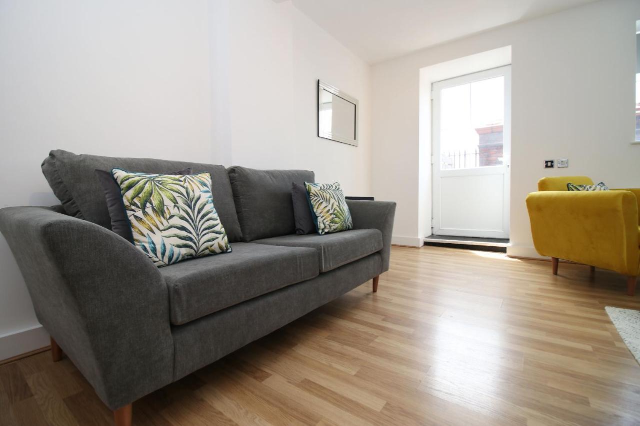 St Thomas Loft Views By Ssw - 2Br, Parking, Sleeps 4, Easy Access To City Centre, Marina, Beach And M4 Swansea Buitenkant foto