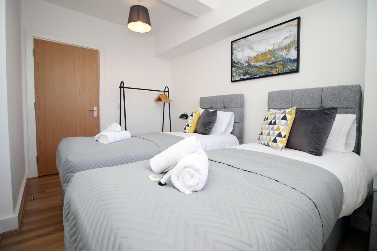 St Thomas Loft Views By Ssw - 2Br, Parking, Sleeps 4, Easy Access To City Centre, Marina, Beach And M4 Swansea Buitenkant foto