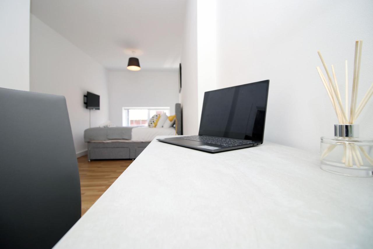 St Thomas Loft Views By Ssw - 2Br, Parking, Sleeps 4, Easy Access To City Centre, Marina, Beach And M4 Swansea Buitenkant foto