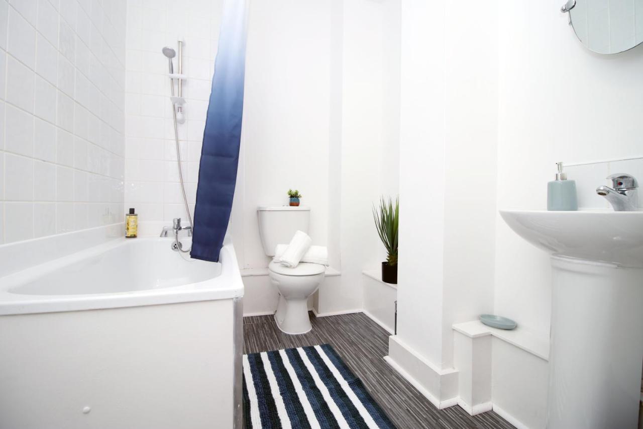 St Thomas Loft Views By Ssw - 2Br, Parking, Sleeps 4, Easy Access To City Centre, Marina, Beach And M4 Swansea Buitenkant foto